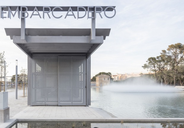 Depósitos de Pignatelli por Héctor Fernández Elorza. Fotografía por Montse Zamorano