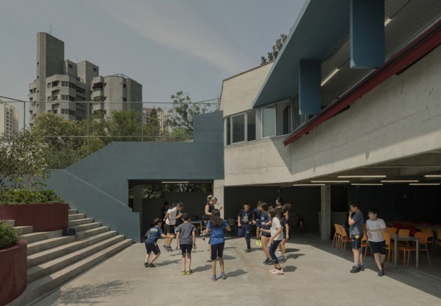 São Sabas College by Guido Otero Arquitetura. Photograph by Federico Cairoli