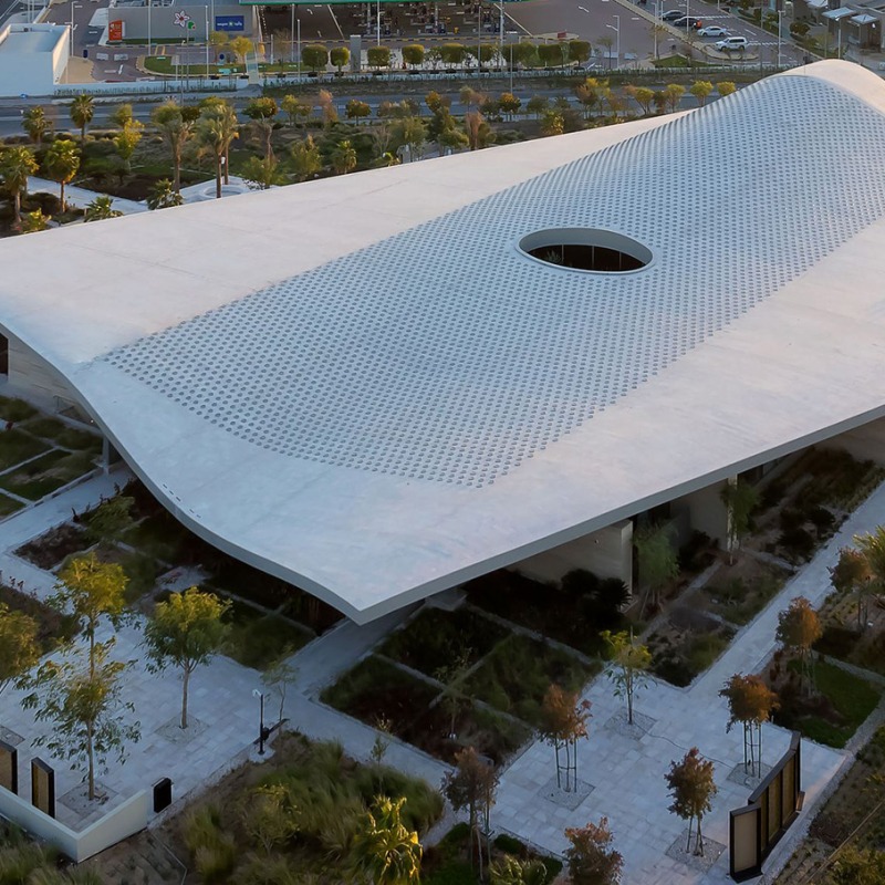 Centro y mezquita Al-Mujadilah para mujeres por Diller Scofidio + Renfro. Fotografía por Iwan Baan
