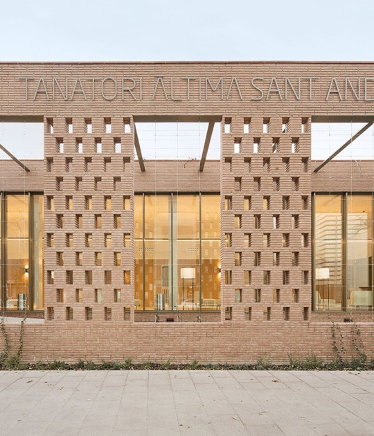 Àltima Sant Andreu- Nou Barris Funeral Home by Batlleiroig. Photograph by Del Rio Bani