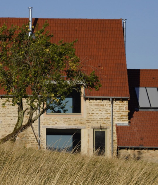 La Grange by Le Dévéhat Vuarnesson Architectes. Photograph by Charles Pétillon