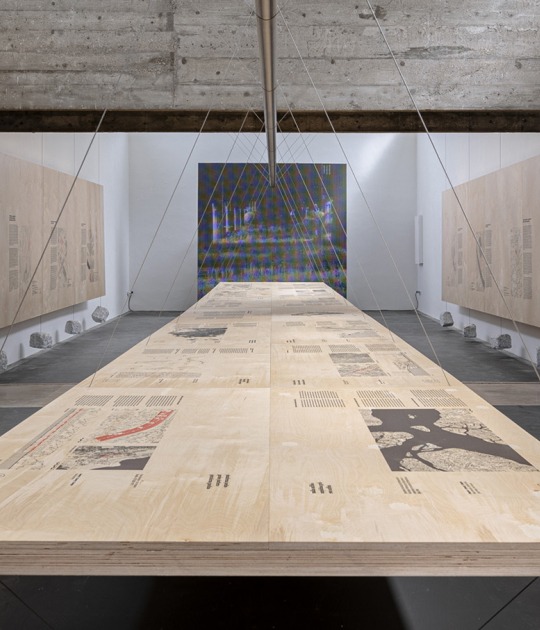 Vista de la instalación en el Pabellón de Brasil de la XIX Bienal de Arquitectura de Venecia, parte de la exposición (RE)INVENCIÓN. Fotografía de ReportArch - Andrea Ferro, cortesía de la Fundación Bienal de São Paulo
