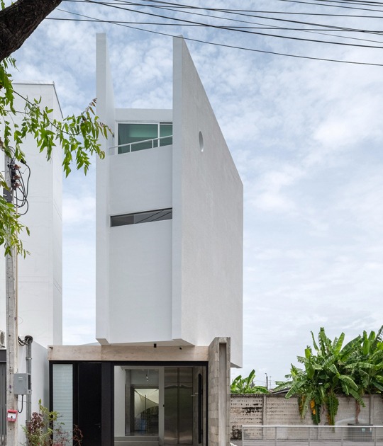 Casa AA por PHTAA. Fotografía por Kukkong