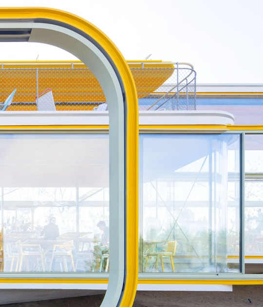 «Chiringuito Café» por SelgasCano. Fotografía por Iwan Baan «Chiringuito Café» por SelgasCano. Fotografía por Iwan Baan