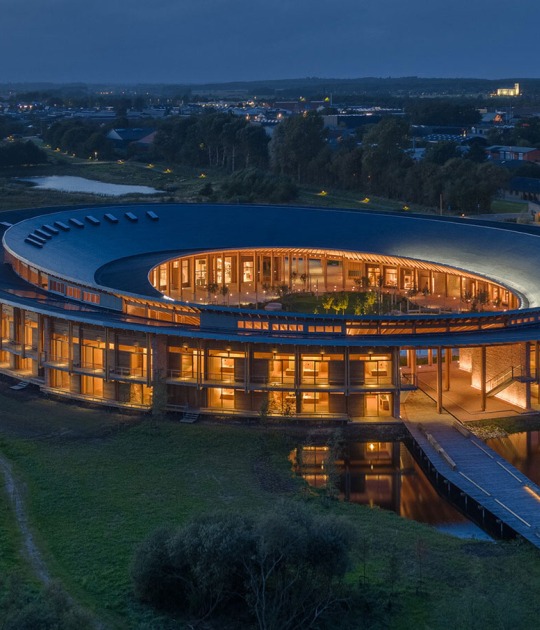 Dorte Mandrup, a space for future craftspeople in Crafts College. Photograph by Adam Mørk