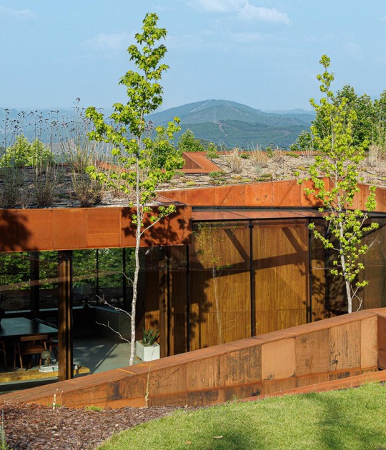 «Casa Corten» por HPA Arquitetura e Investimentos. Fotografía por Ivo Tavares Studio