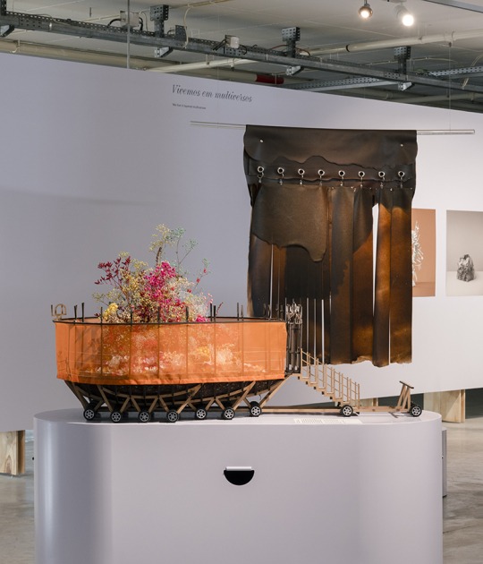 «Garage Encounters» por BUREAU. Fotografía por Dylan Perrenoud