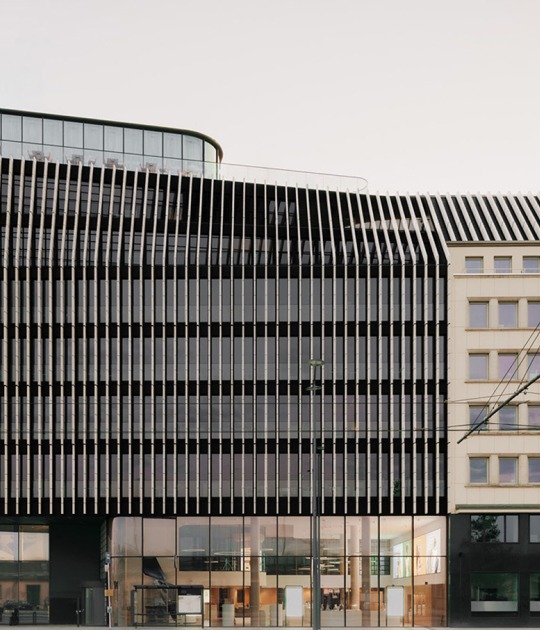 «Post Headquarters - Helix» por Metaform. Fotografía por Simon Menges y Nino Tugushi