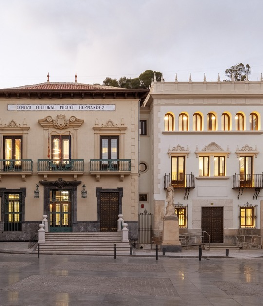 Rehabilitation of the old "Caja de Ahorros de Nuestra Señora de Monserrate" by Galiano Garrigós Arquitectos. Photograph by David Frutos 