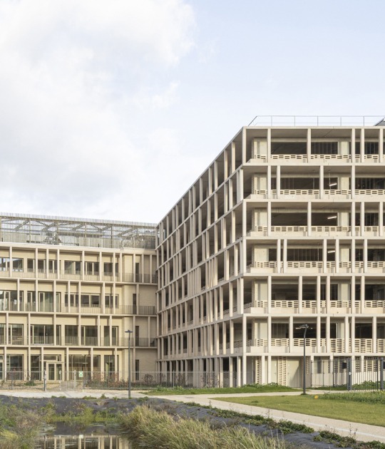 Eure Paramedical Training Institute (IFPE) by VIB architecture. Photograph by Cyrille Lallement