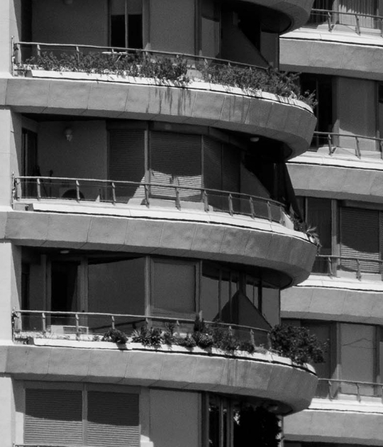 Erotic techno in Valencian architecture by Altre. Photograph by Ricardo Ruíz