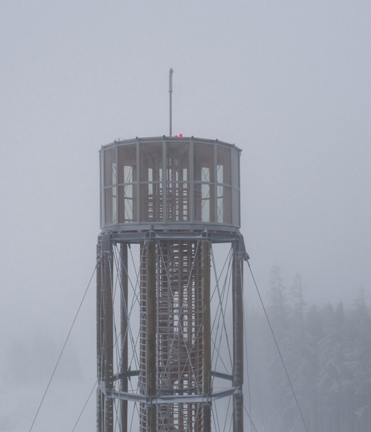 Torre de vigilancia en Kraličák por MgA. David Kubík. Fotografía por Jakub Skokan, Martin Tůma / BoysPlayNice