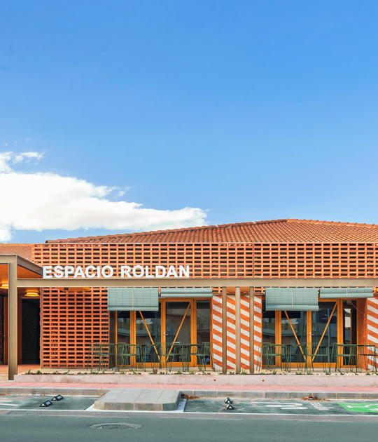 Centro Cívico Roldán por López+Aroca Arquitectura. Fotografía por Pedro Noguera
