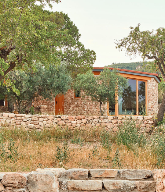 Una nueva vida para Mas Carpi por NUA arquitectures. Fotografía por Jose Hevia