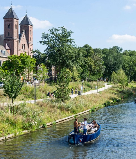 Catharijnesingel por OKRA landscape architects. Fotografía cortesía de OKRA