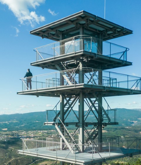 Tower in Proença-a-Nova by Álvaro Liza. Photograph by João Morgado