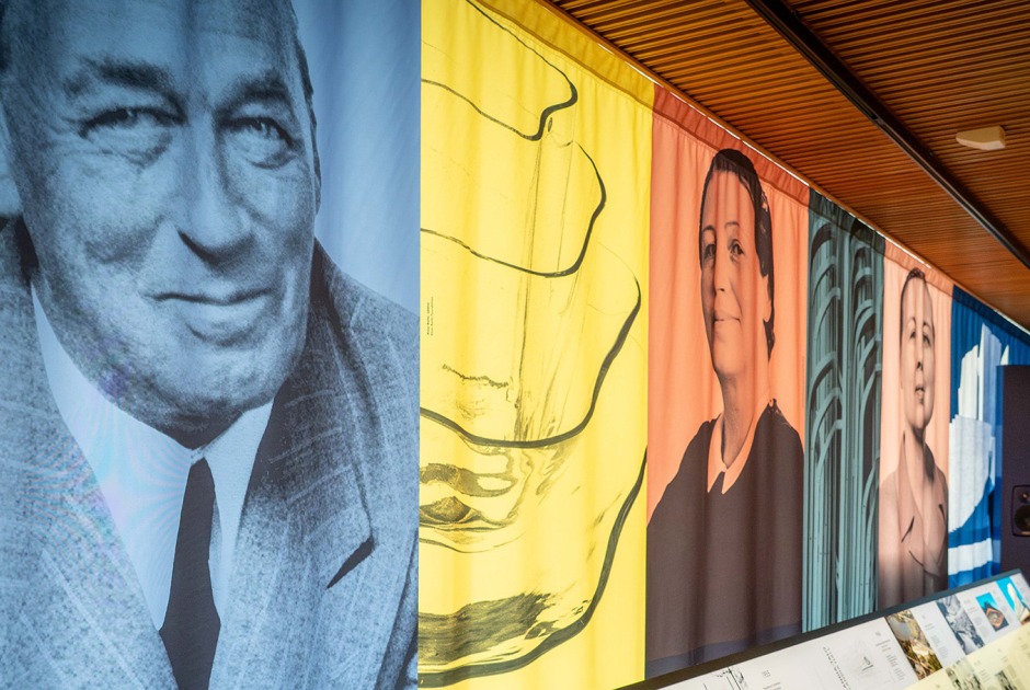 Alvar, Aino y Elissa Aalto, protagonistas de la exposición permanente del Finlandia Hall de Helsinki. Fotografía por Kusti Manninen