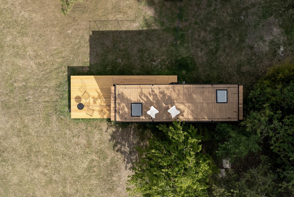 Casa mínima en La Plata por Estudio Borrachia. Fotografía por Luis Barandiaran