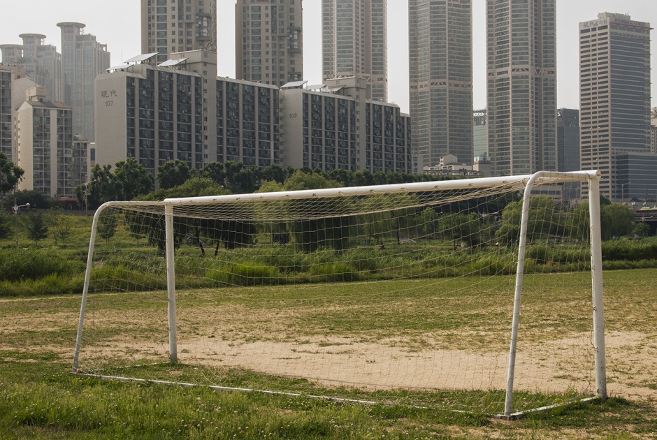 Seúl: Porterías de fútbol por Manuel Álvarez Diestro