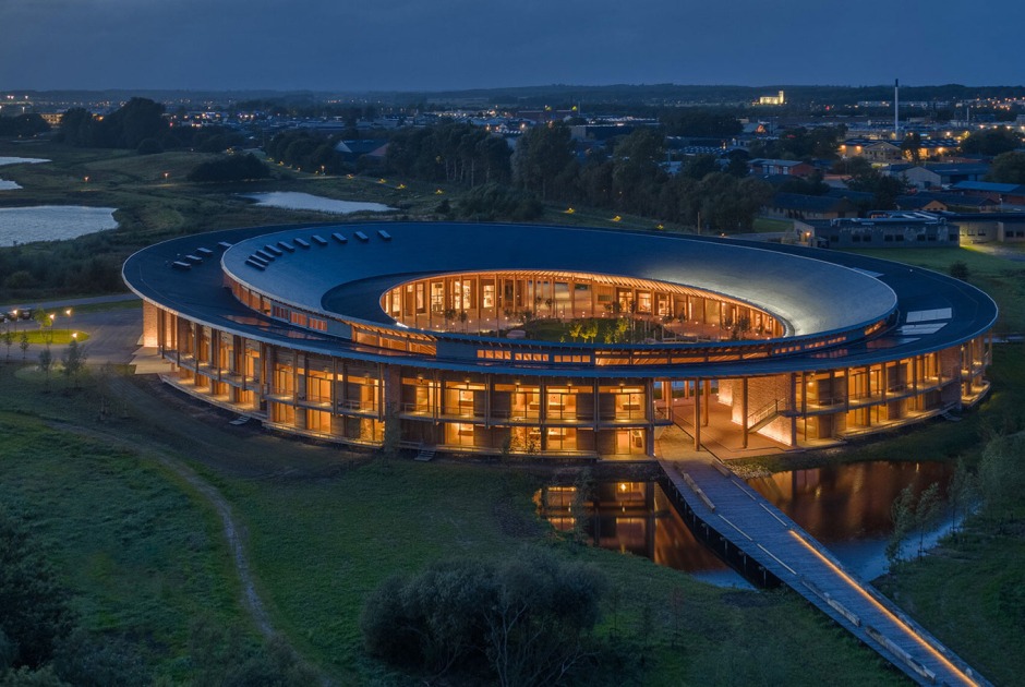 Dorte Mandrup, a space for future craftspeople in Crafts College. Photograph by Adam Mørk