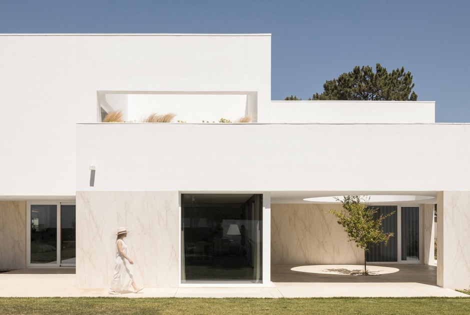 Casa Verdizela por Estúdio AMATAM. Fotografía por Garcês