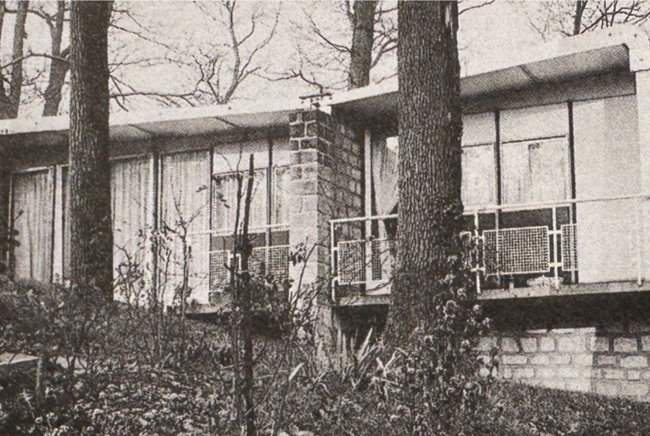 "Maison Coque (ADMM)." Aluminium facade panels. «Jean Prouvé - Inventeur de maisons» exhibition. Image courtesy of Laffanour | Galerie Downtown and Fondation CAB Saint-Paul de Vence.