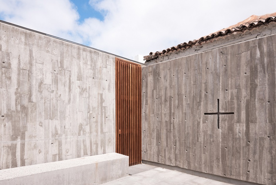 Church of Saint Michael the Archangel in Geneto by Alejandro Beautell. Photograph by Flavio Dorta