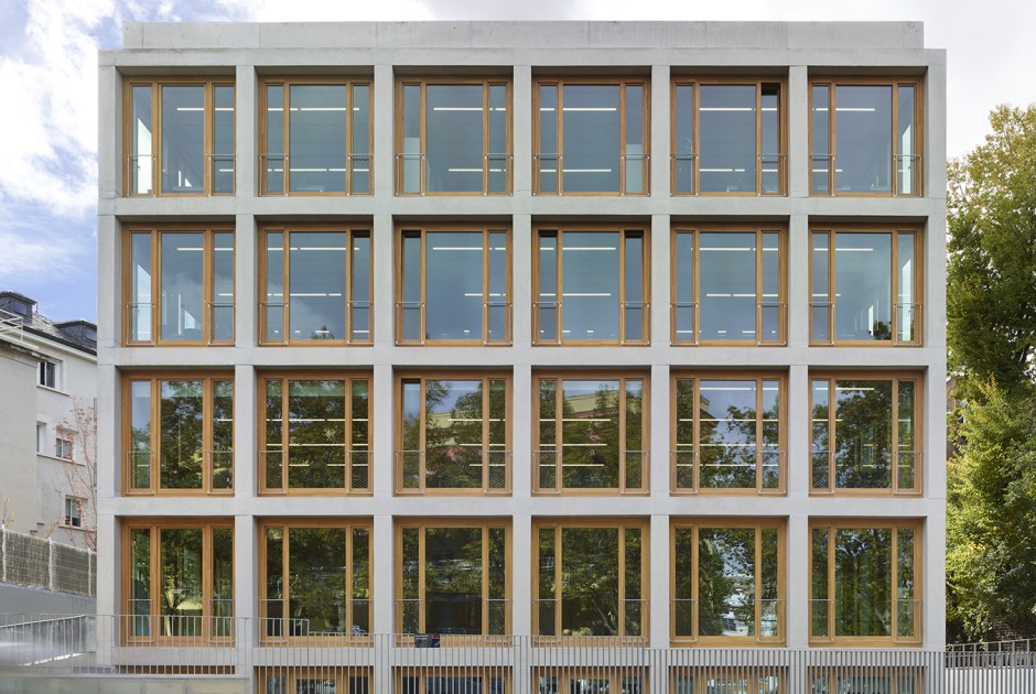 CEU San Pablo Faculty of Law by José María Sánchez Arquitectos. Photograph by Roland Halbe