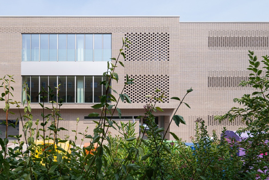 "Los Lavaderos" Cultural Center by Módulo Arquitectos + AMD Arquitectos. Photograph by Gabriel Gallegos Alonso