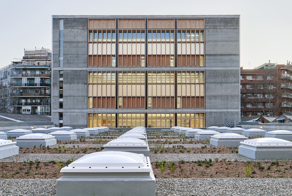 CEM Espronceda by BB Arquitectes + conxita balcells. Photograph by José Hevia