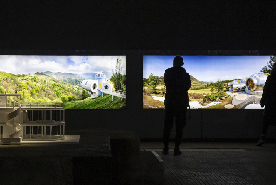 Exhibition "The Revolt and the Snow" by Dionisio González. Photograph by De la Puente fotoespacio. Courtesy of LEV Festival