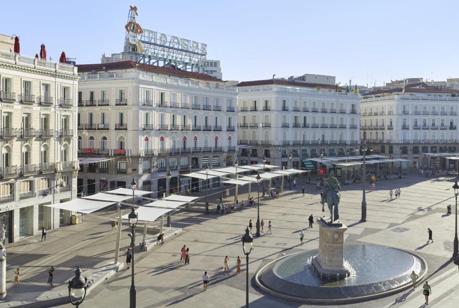 Reorganization of the Puerta del Sol area by Linazasoro & Sánchez Arquitectura. Photograph by Rolando Halbe 