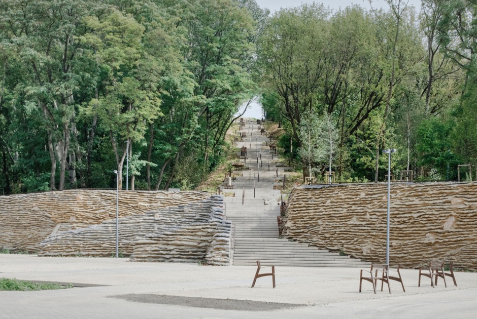 Warsaw Uprising Mound Park by Archigrest + TopoScape. Photograph by Michał Szlaga