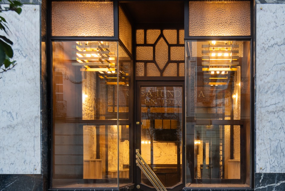 Former "Cuchillerías Blanco" premises renovation by Óscar Miguel Ares. Photography by Gabriel Gallegos Alonso