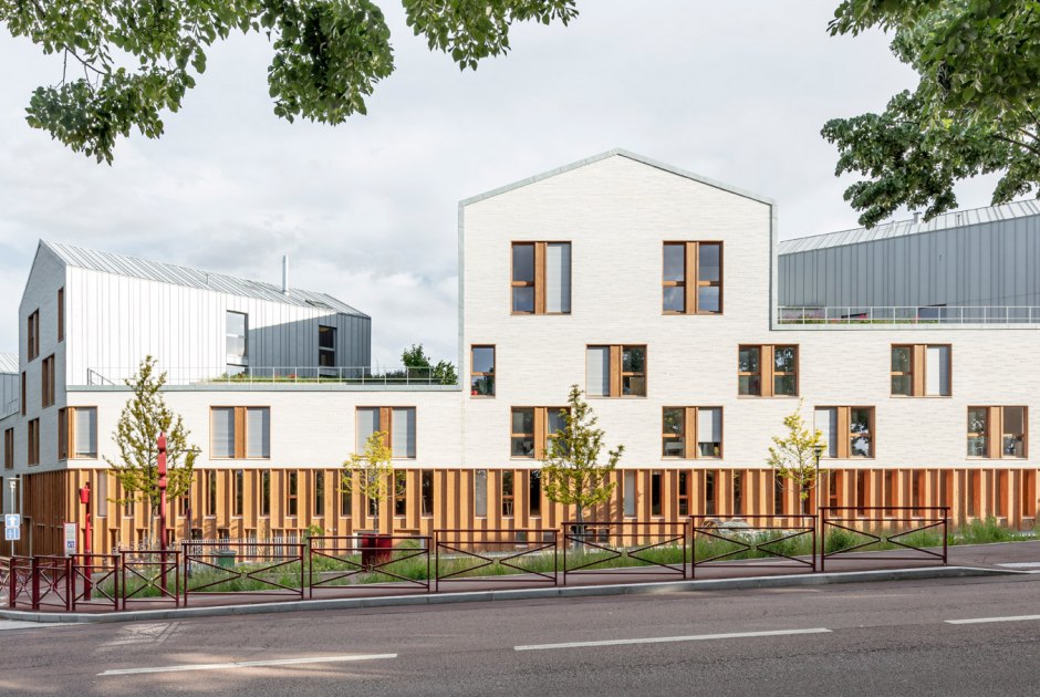 Residencia de estudiantes Sceaux por CoBe Architecture et Paysage. Fotografía por Luc Boegly Residencia de estudiantes Sceaux por CoBe Architecture et Paysage. Fotografía por Luc Boegly
