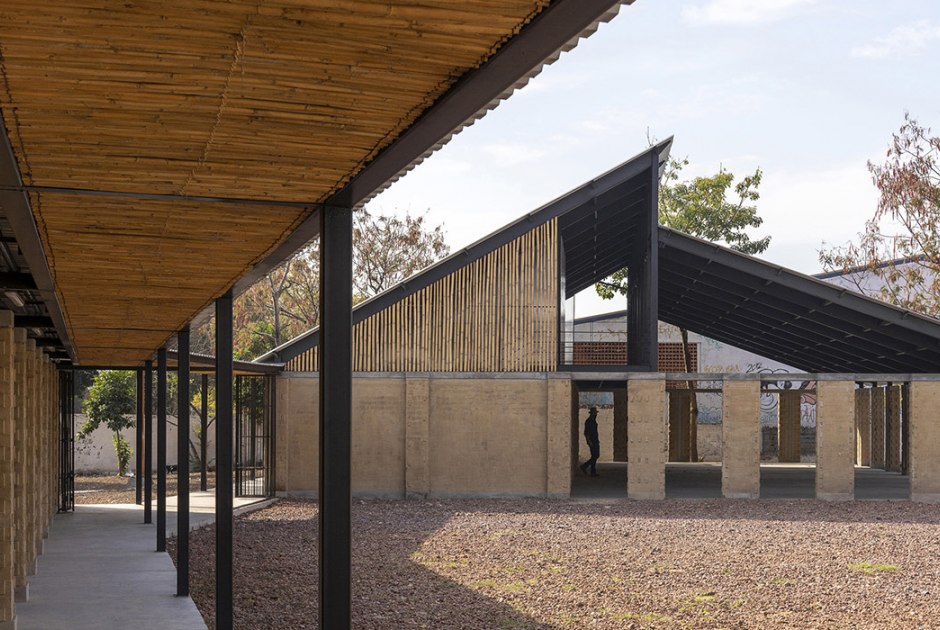 Centro Comunitario por Federico Colella Studio. Fotografía por Jaime Navarro Centro Comunitario por Federico Colella Studio. Fotografía por Jaime Navarro