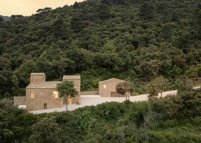 Mas Cadalt by Fran Silvestre Arquitectos. Photograph by Fernando Guerra