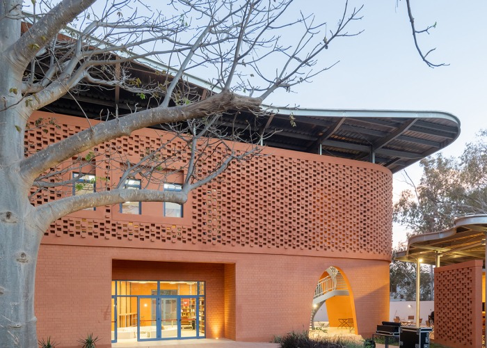 «Goethe-Institut» por Kéré Architecture. Fotografía por Iwan Baan