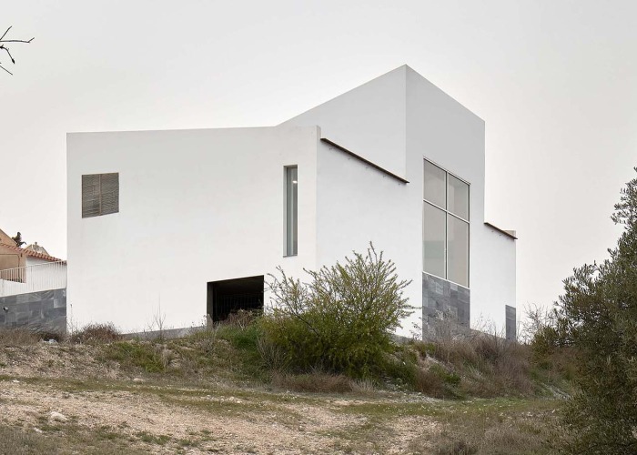 Tanatorio El Higueral por Palera arquitectos. Fotografía por Adam García