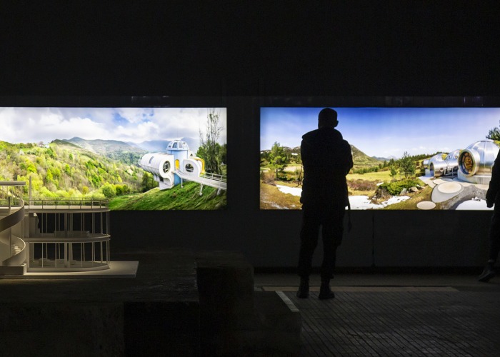 Exposición «La revuelta y la nieve» por Dionisio González. Fotografía por De la Puente fotoespacio. Cortesía de LEV Festival