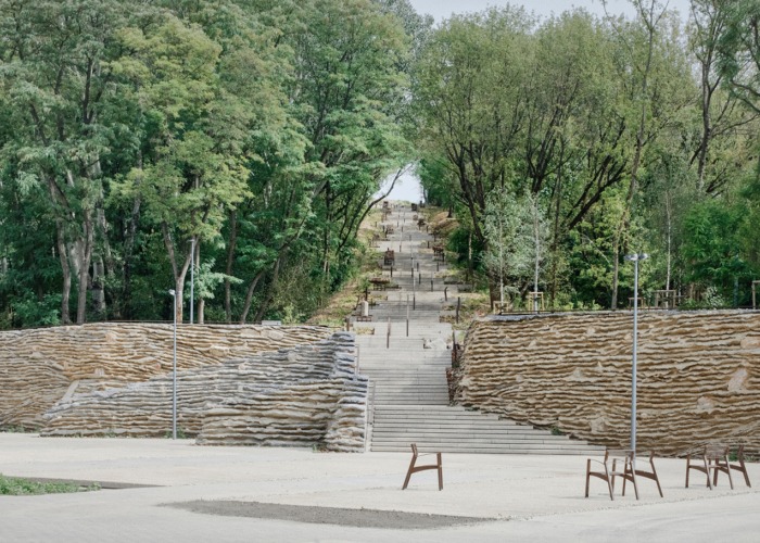 Parque del Montículo del Levantamiento de Varsovia por Archigrest + TopoScape. Fotografía por Michał Szlaga