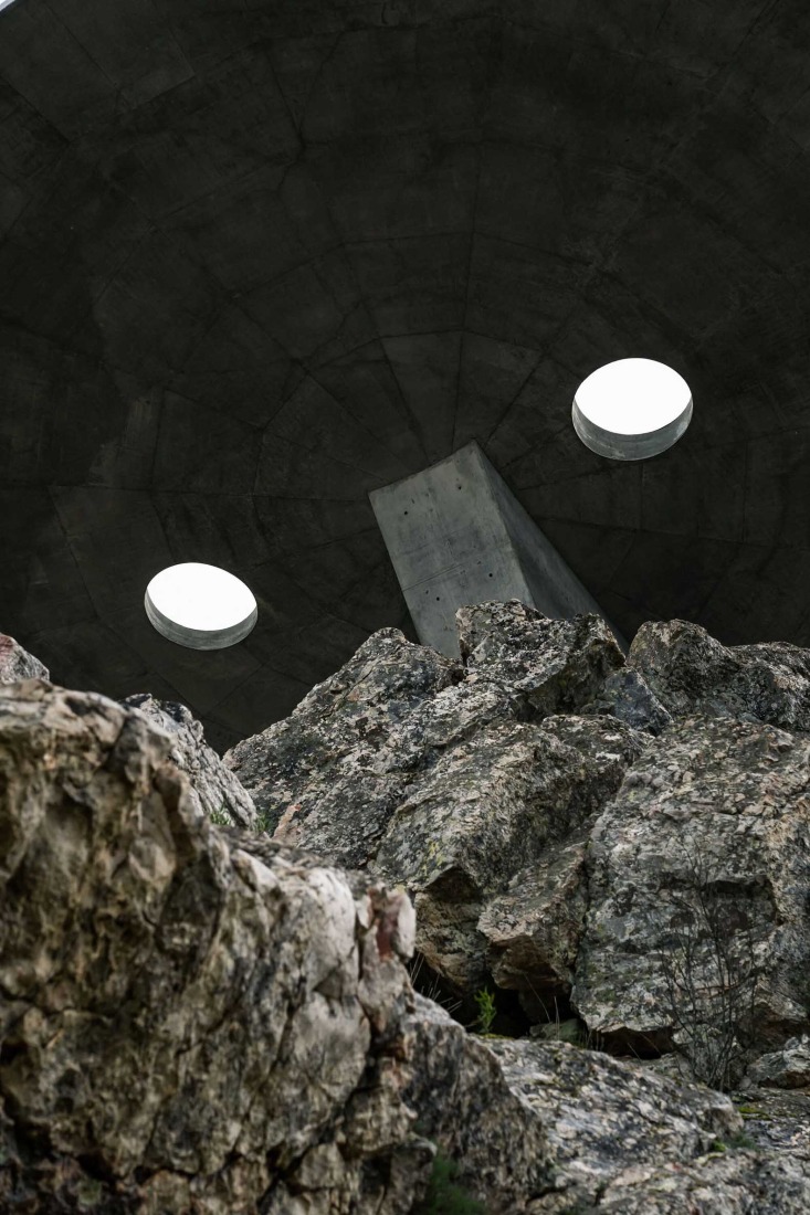 Renovation of the Zebro Viewpoint by Álvaro Siza Vieira. Photograph by Daniel Sousa.