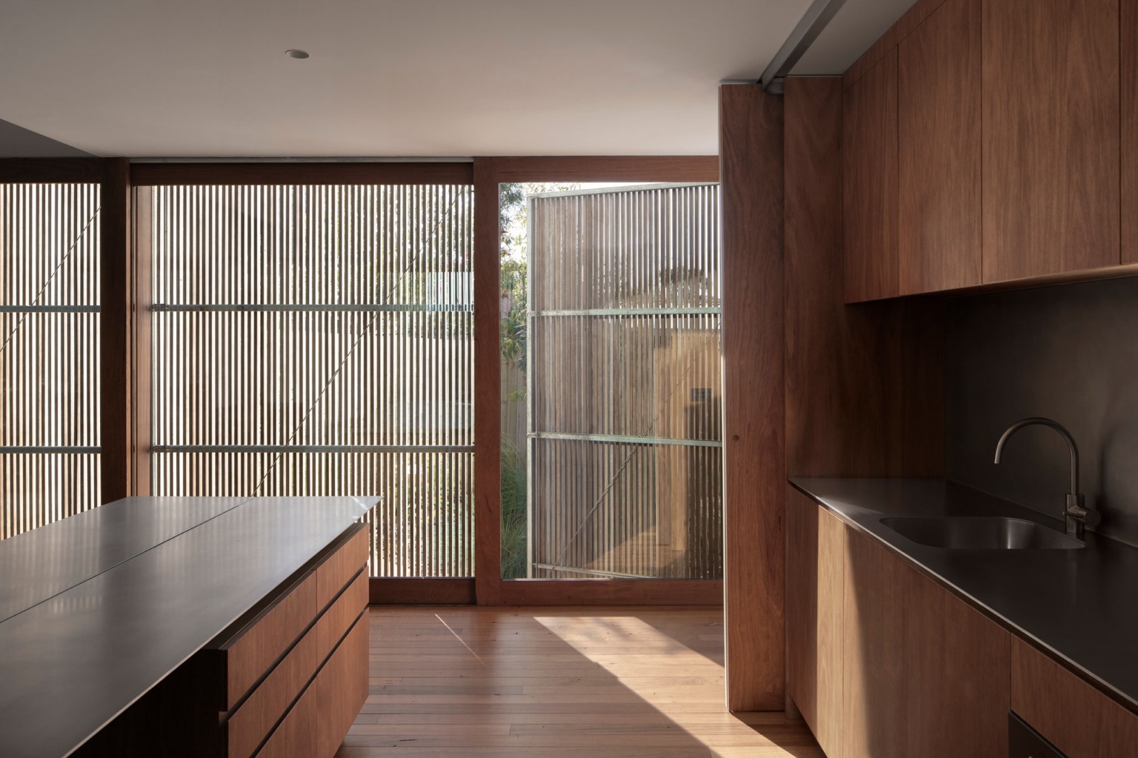 Jan Juc Studio by Eldridge Anderson Architects. Photograph by Ben Hosking.