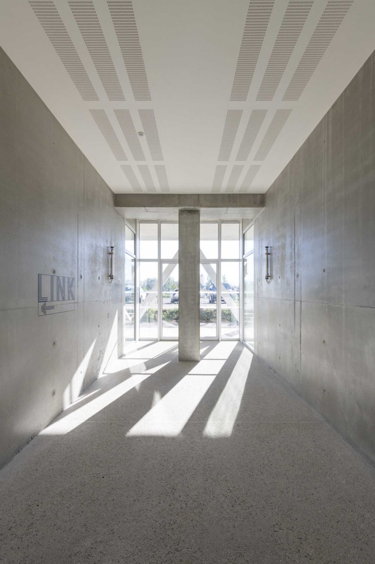 Link Building por Triptyque Architecture. Fotografía por Triptyque Architecture.