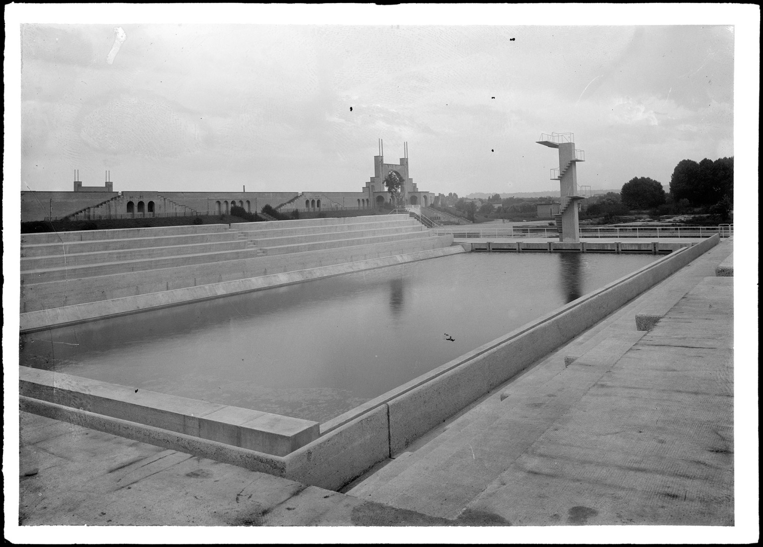 Lyon municipal archive, status in 1932. Gerland Nautical and Sports Center by 4_32 architecte.