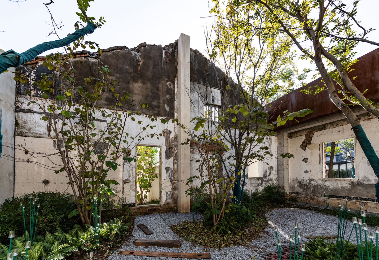 Surroundings renovation Dazhou Atelier: Sky Plaza and Secret Garden by SpActrum. Photograph by SpActrum.
