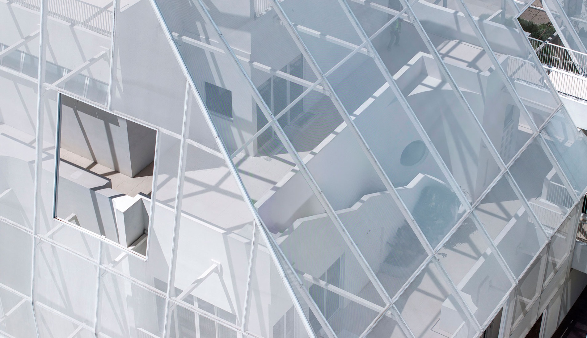 Galería de arte «Flickering Peak CP·SUN RIVER» por Wutopia Lab. Fotografía por Guowei Liu.