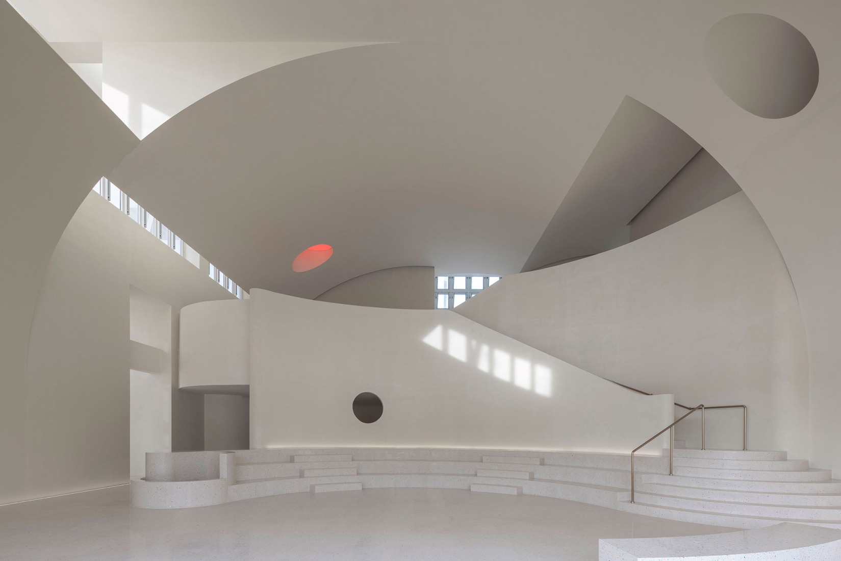 Galería de arte «Flickering Peak CP·SUN RIVER» por Wutopia Lab. Fotografía por Guowei Liu.