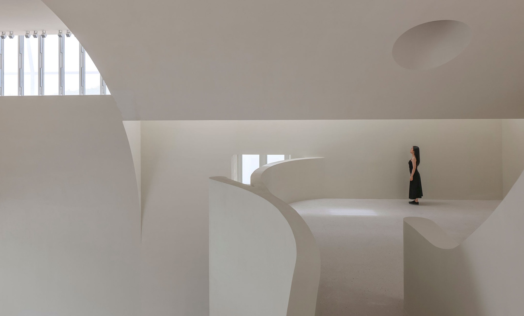 Galería de arte «Flickering Peak CP·SUN RIVER» por Wutopia Lab. Fotografía por Guowei Liu.
