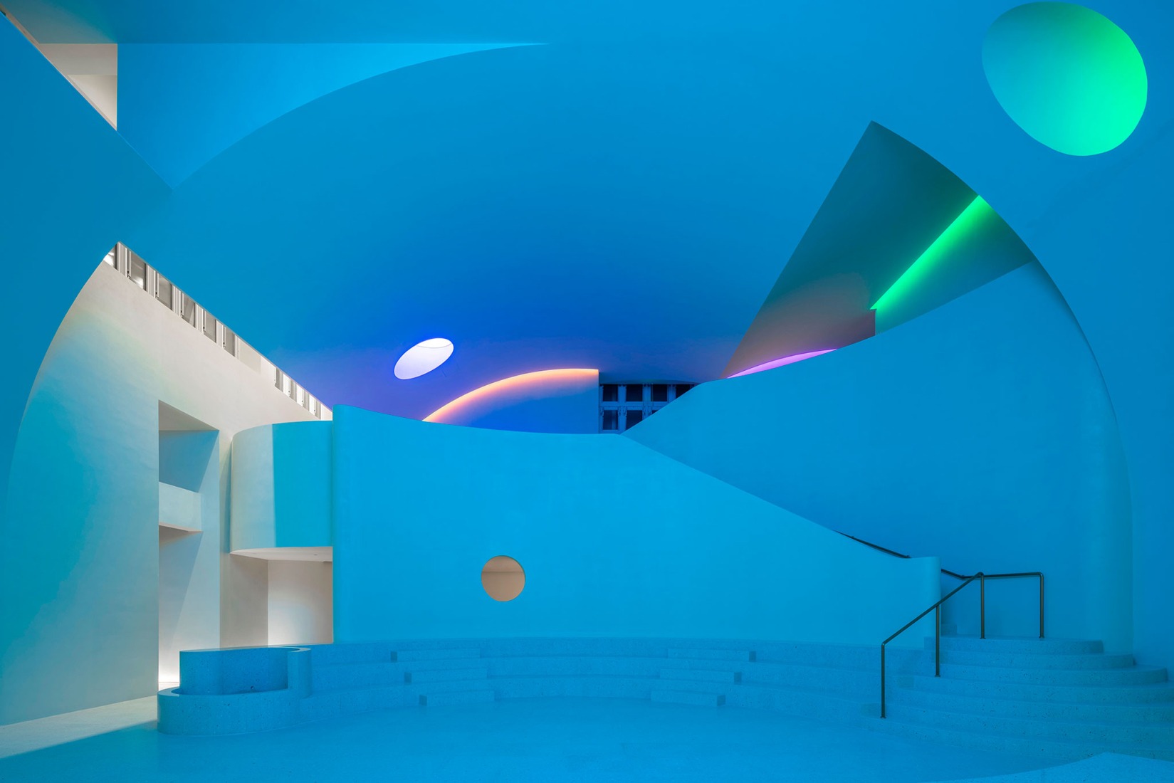 Galería de arte «Flickering Peak CP·SUN RIVER» por Wutopia Lab. Fotografía por Guowei Liu.